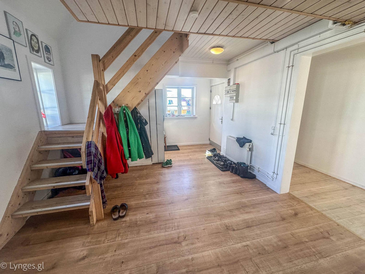 Будинок, 1927 м², 321 000$ — FAKTOR